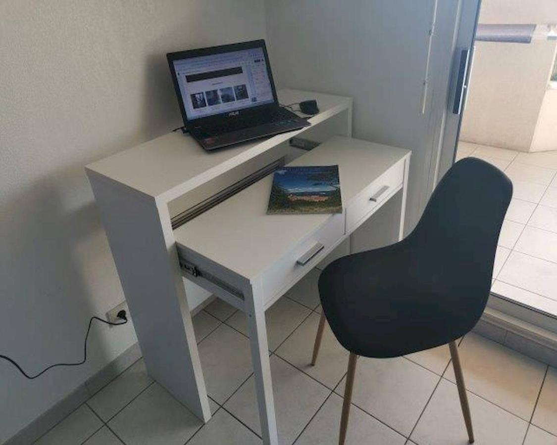 Le Cesaree Location De Parking Piscine Terrasse Wifi Appartement Fréjus