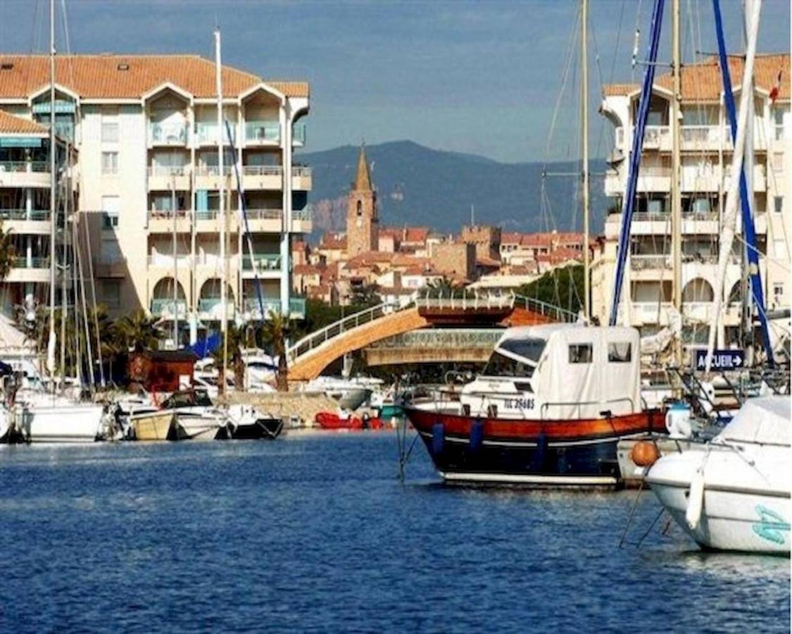 Le Cesaree Location De Parking Piscine Terrasse Wifi * Fréjus